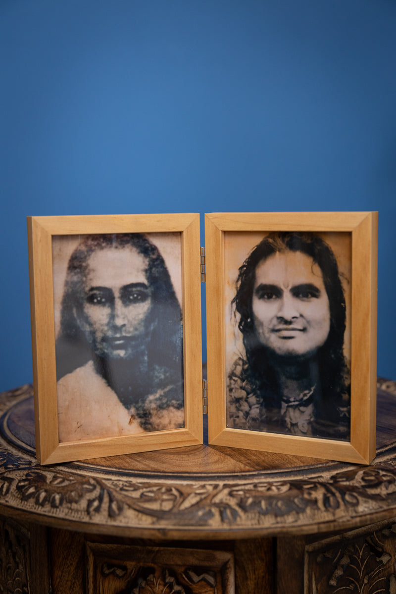 Double Picture Frame - Mahavatar Babaji and Gurudev