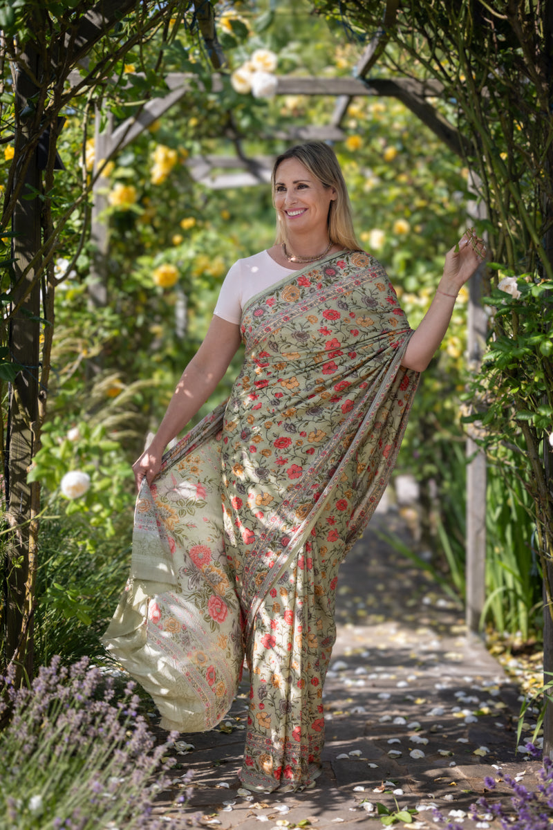Saree in crepe di seta verde pistacchio