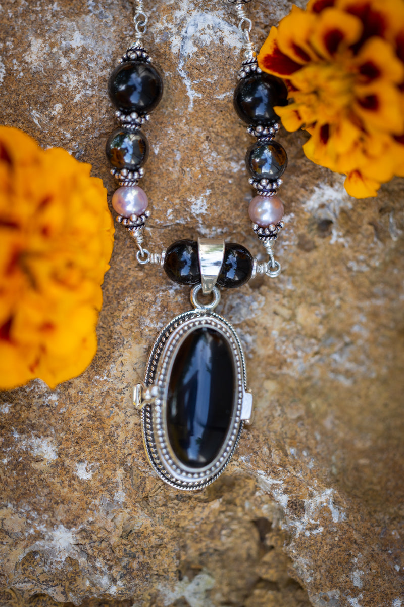 PENDANT LOCKET: Hematite