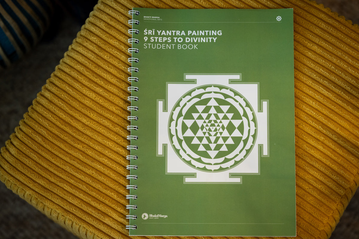 SRI YANTRA PAINTING Student Book
