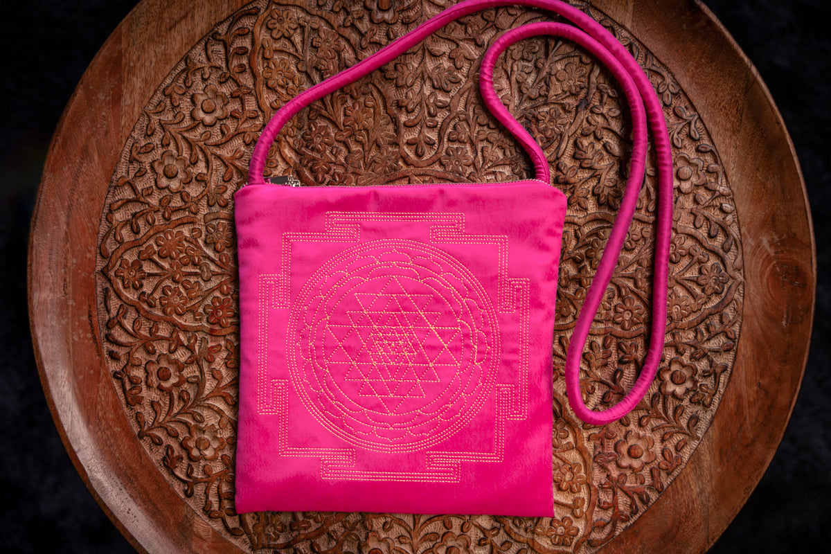 #Colour_Fuschia