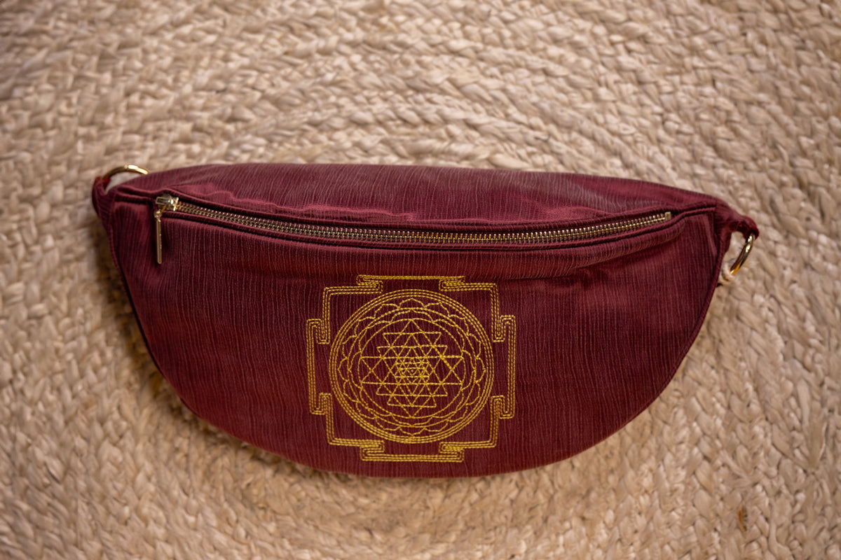 #Colour_Maroon