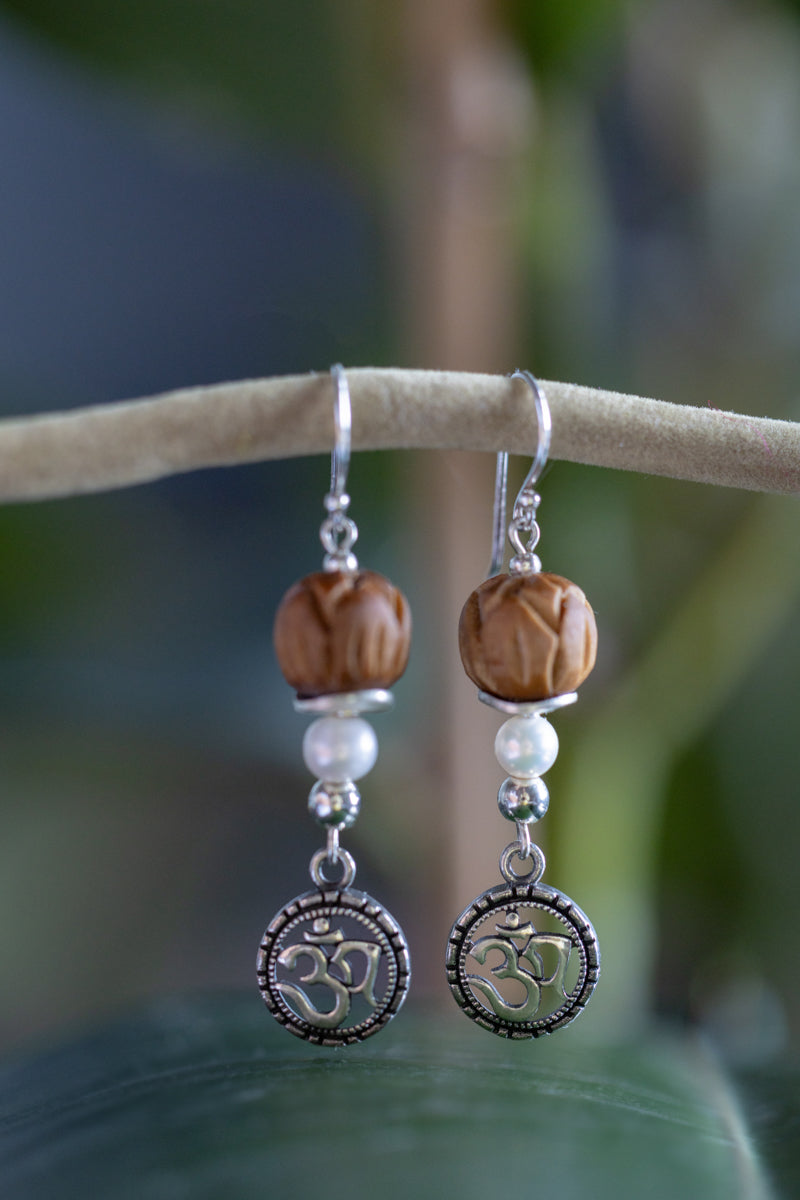 Earrings Pearl OM Dangles