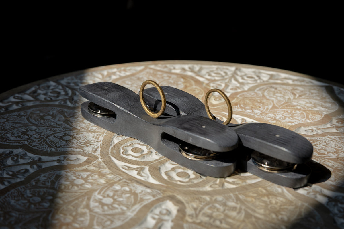 Kartal Wooden Pair / Chipli Ringwala Kartal, dark