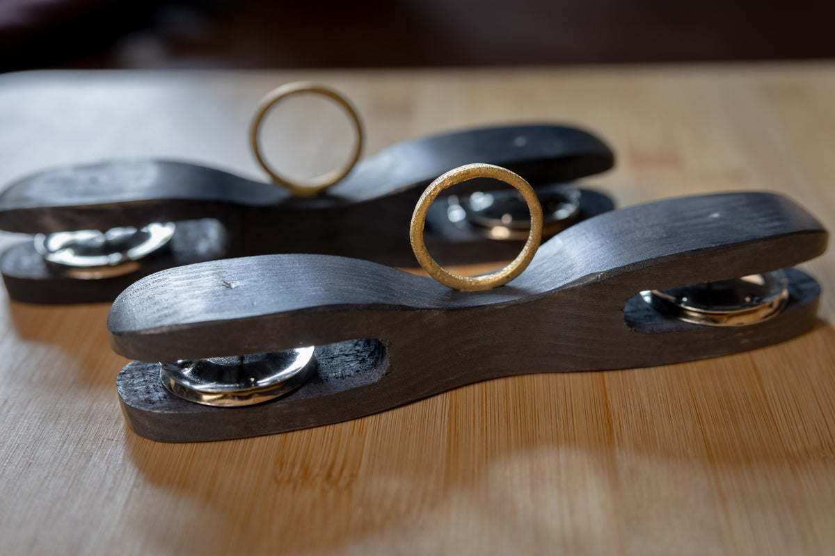 Kartal Wooden Pair / Chipli Ringwala Kartal, dark
