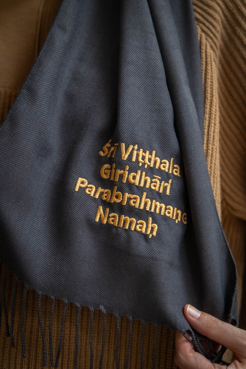 Scarf with SVGPN