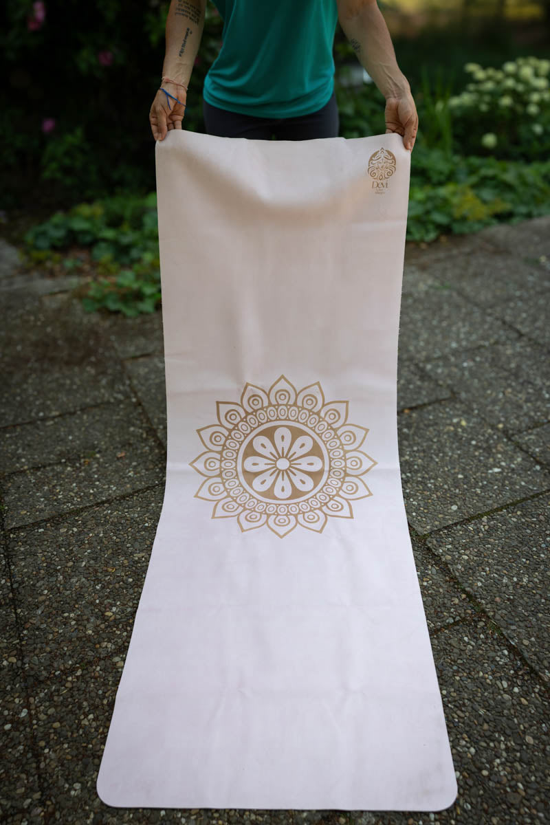 Devi Travel Yoga Mat, Pink
