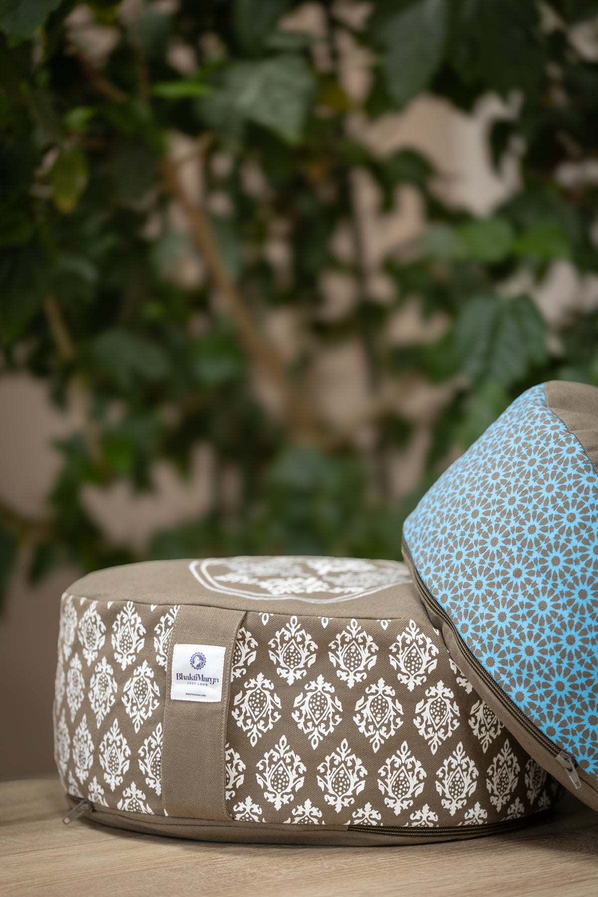 Meditation Cushion, Full-round, Slate Damask