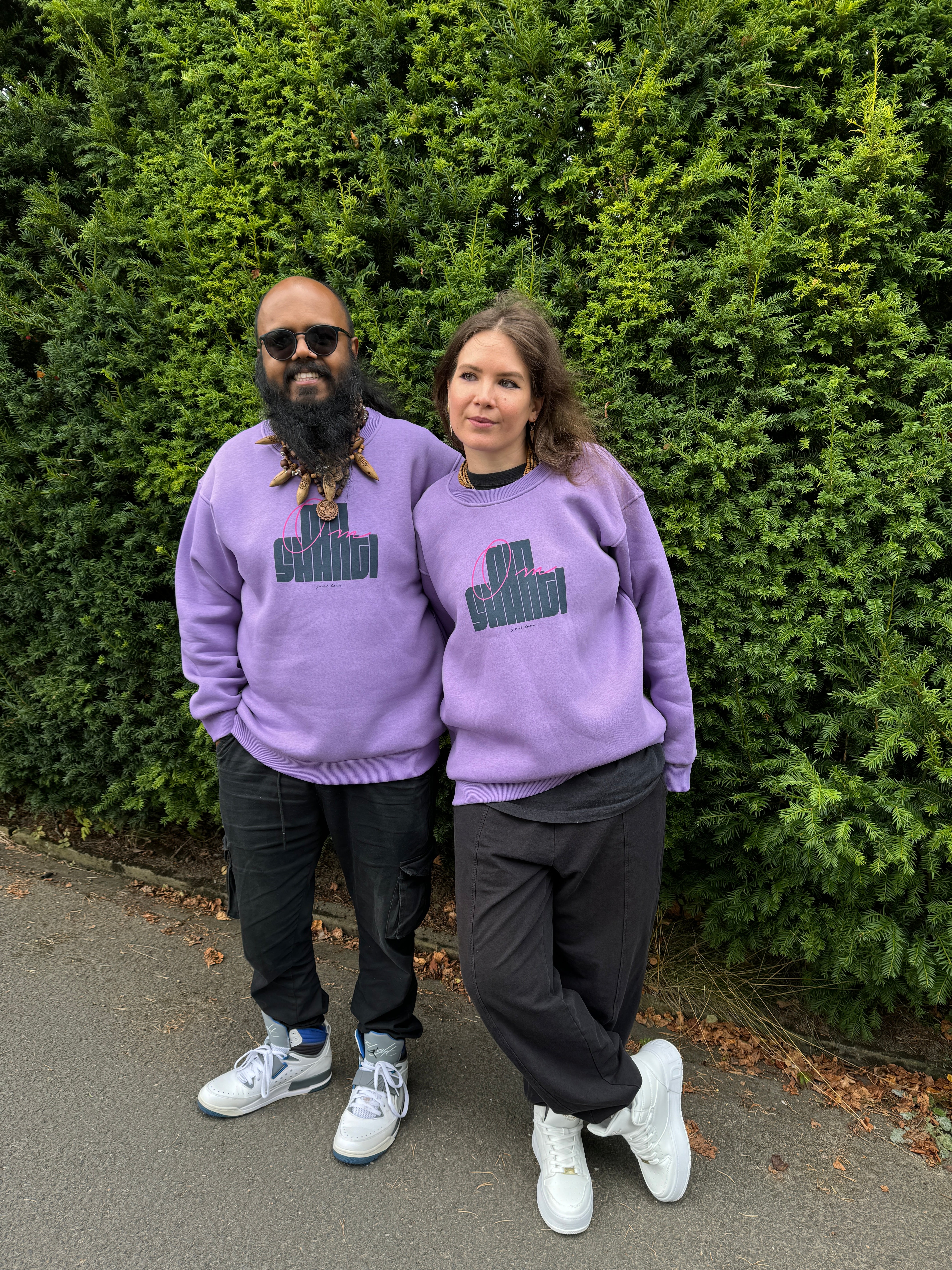 Om Shanti, Viola