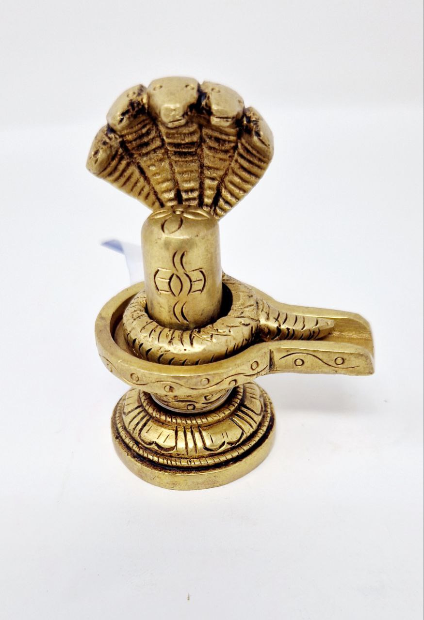 Shiva Lingam con Nagam