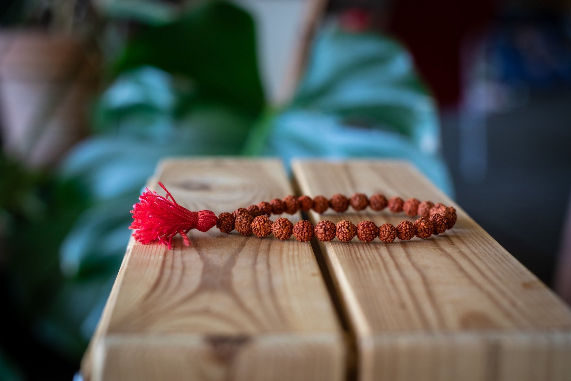 Rudraksha Mala Con Pendente - Collana Da Preghiera 108 Perle, Legno Rudraksha, Lunghezza 80cm - Foto 2
