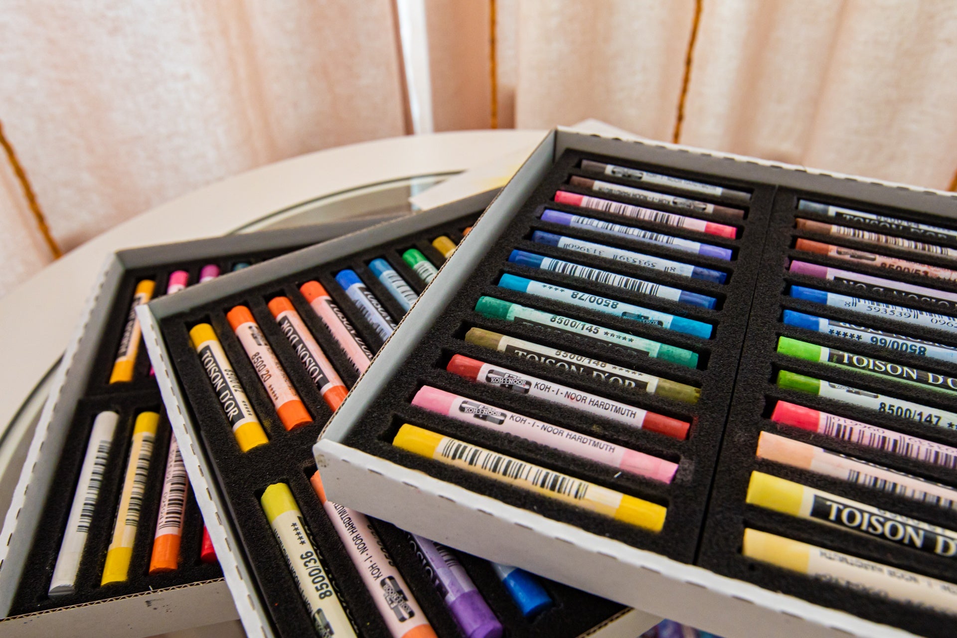 Set of Artists' Soft Pastels Chalks, round shape