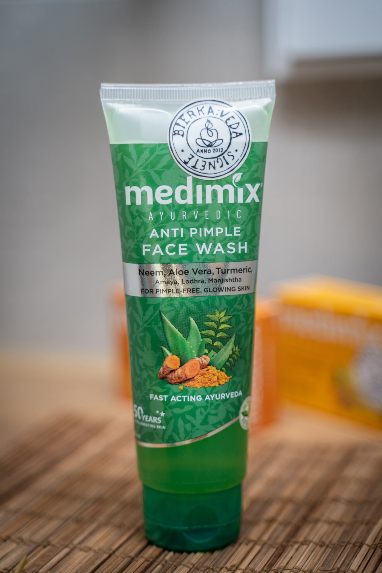 Detergente viso ayurvedico anti-brufoli