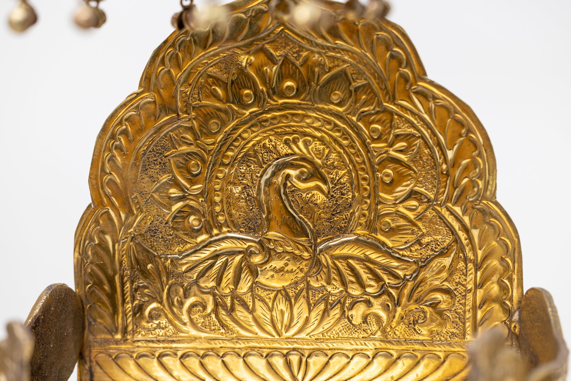 Deity Asana: round Singhasan with Chatar