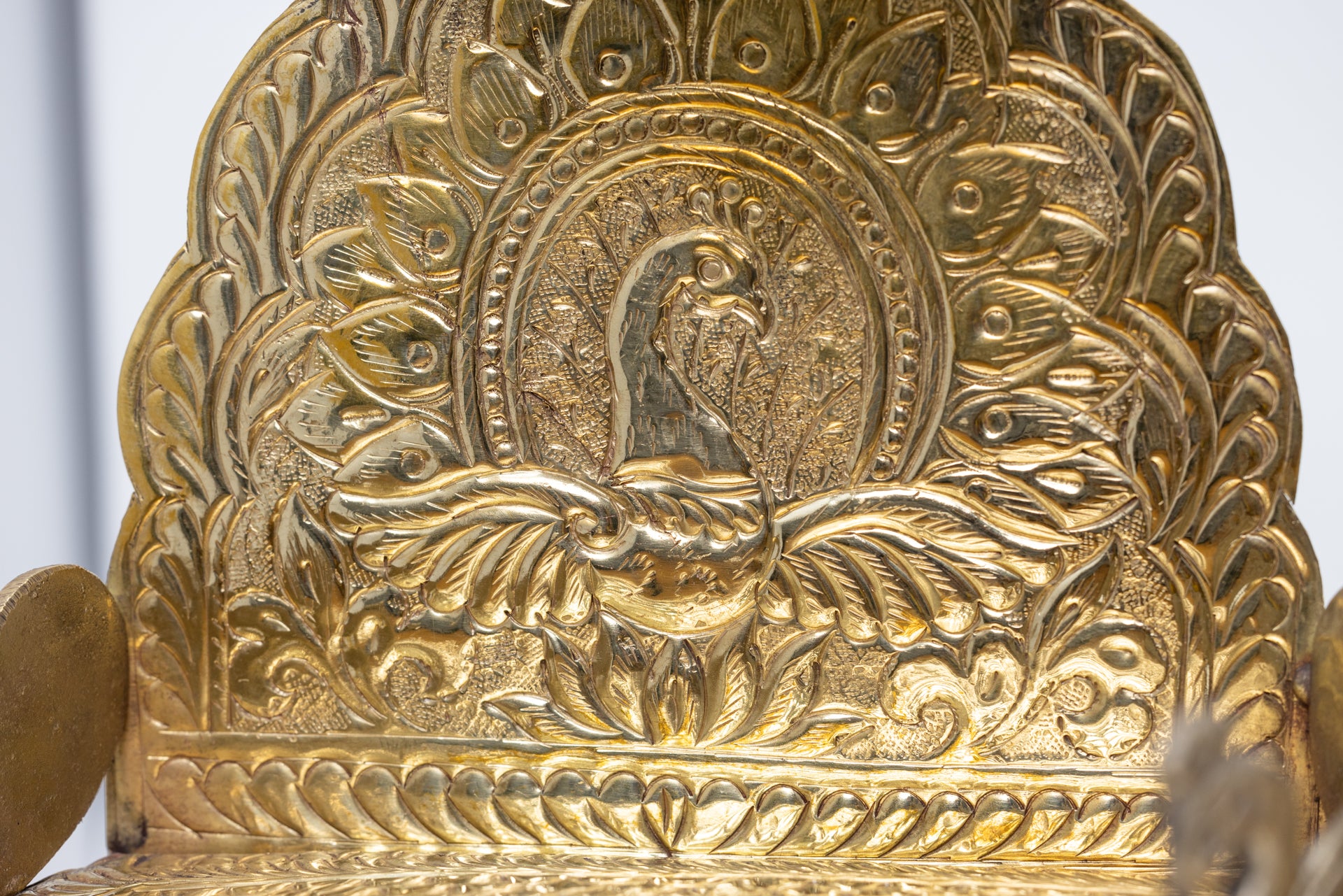 Deity Asana: round Singhasan with Chatar