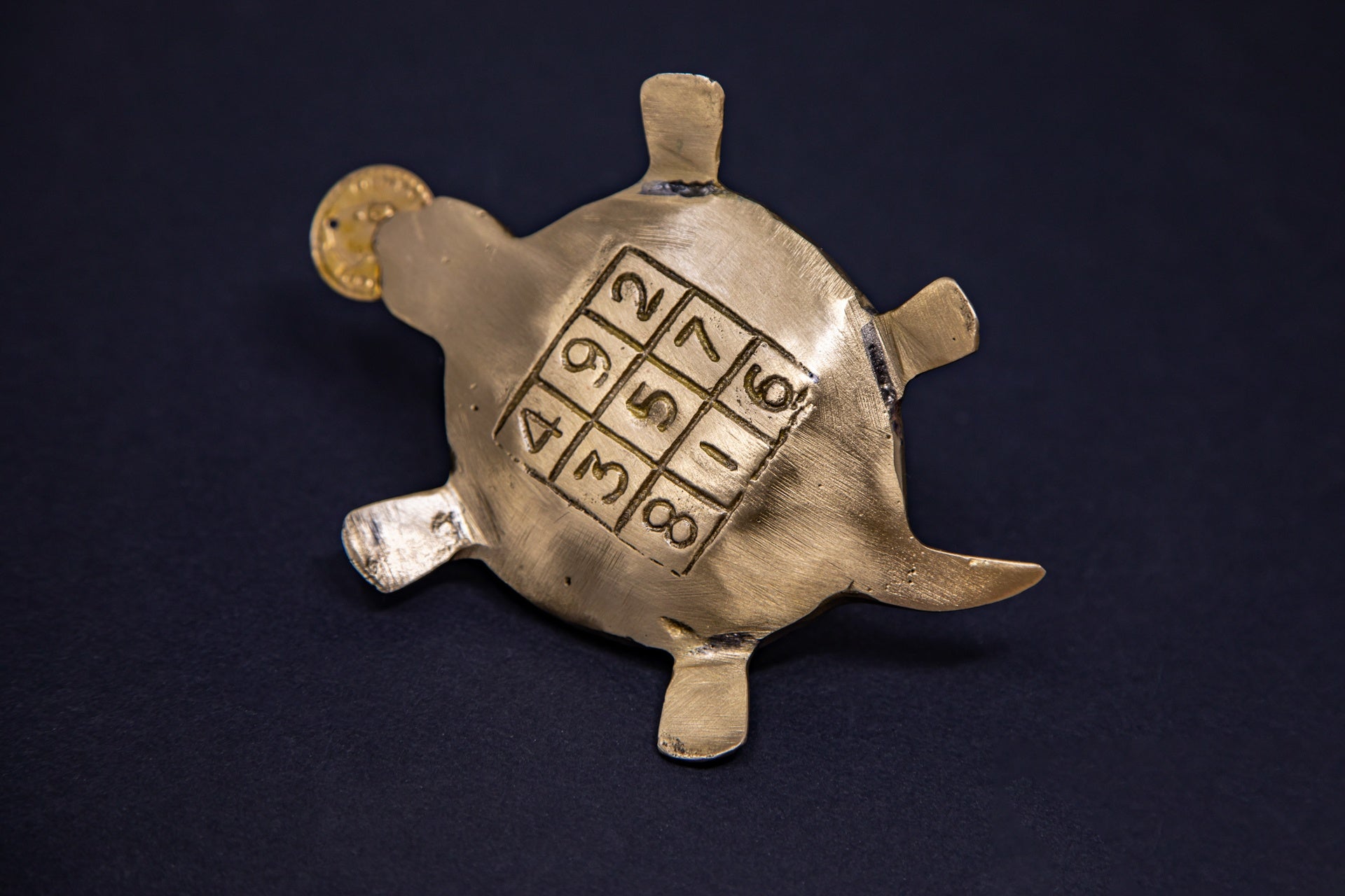 MahaMeru Sri Yantra su Kurma, con moneta