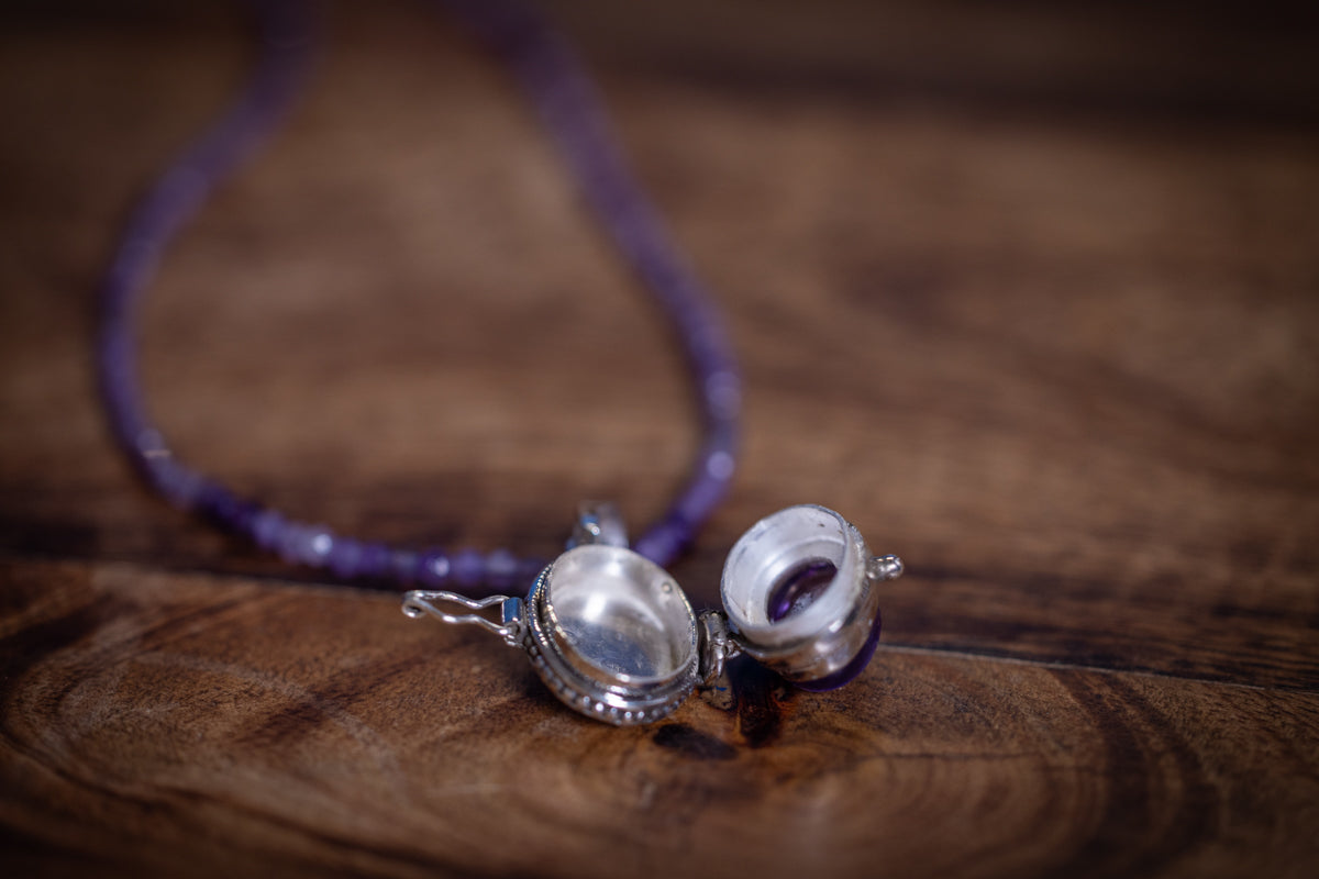 PENDANT LOCKET: Amethyst