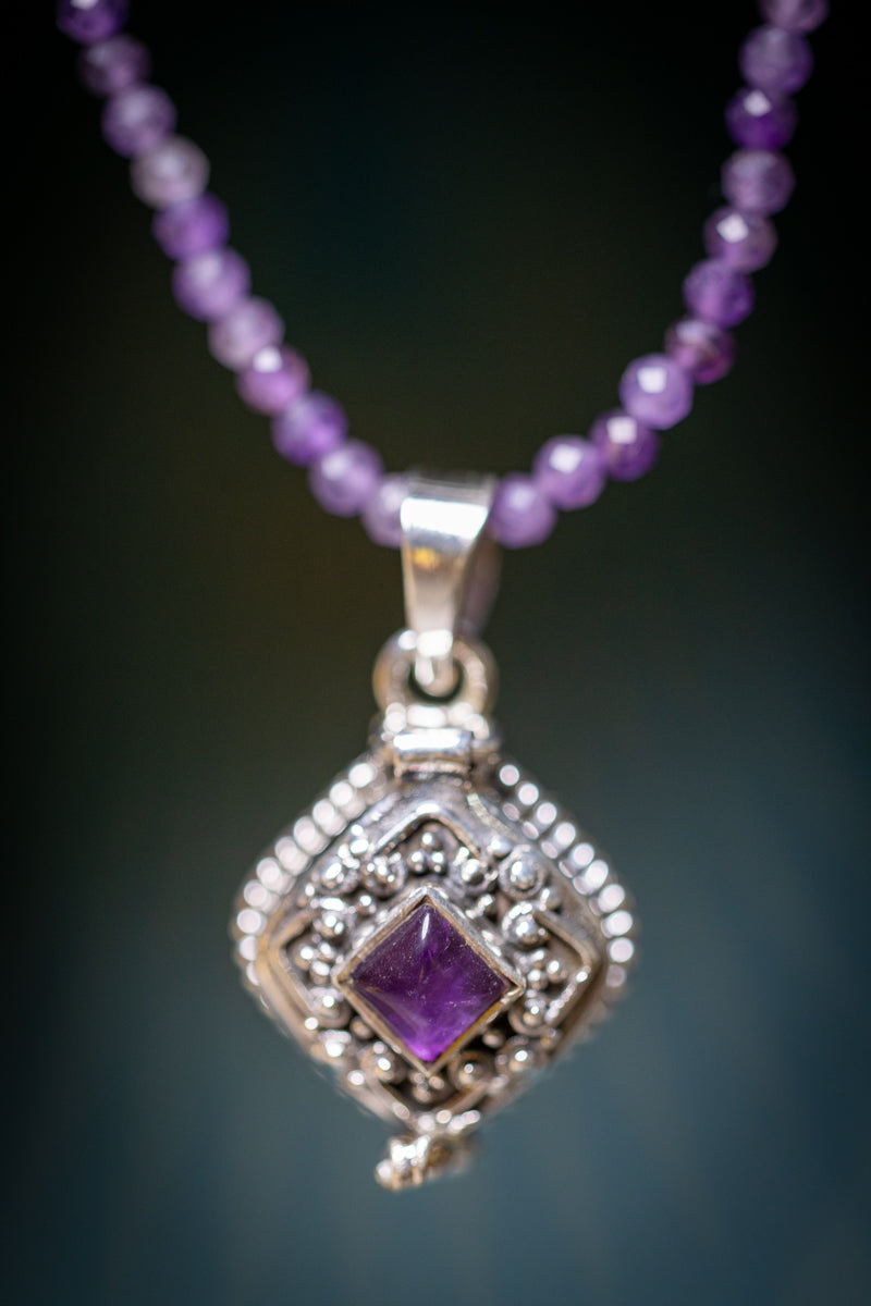 PENDANT LOCKET: Amethyst