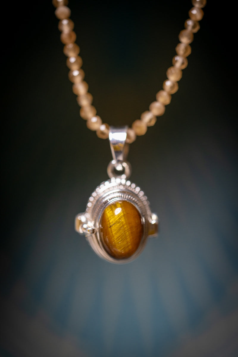 PENDANT LOCKET: Tiger Eye