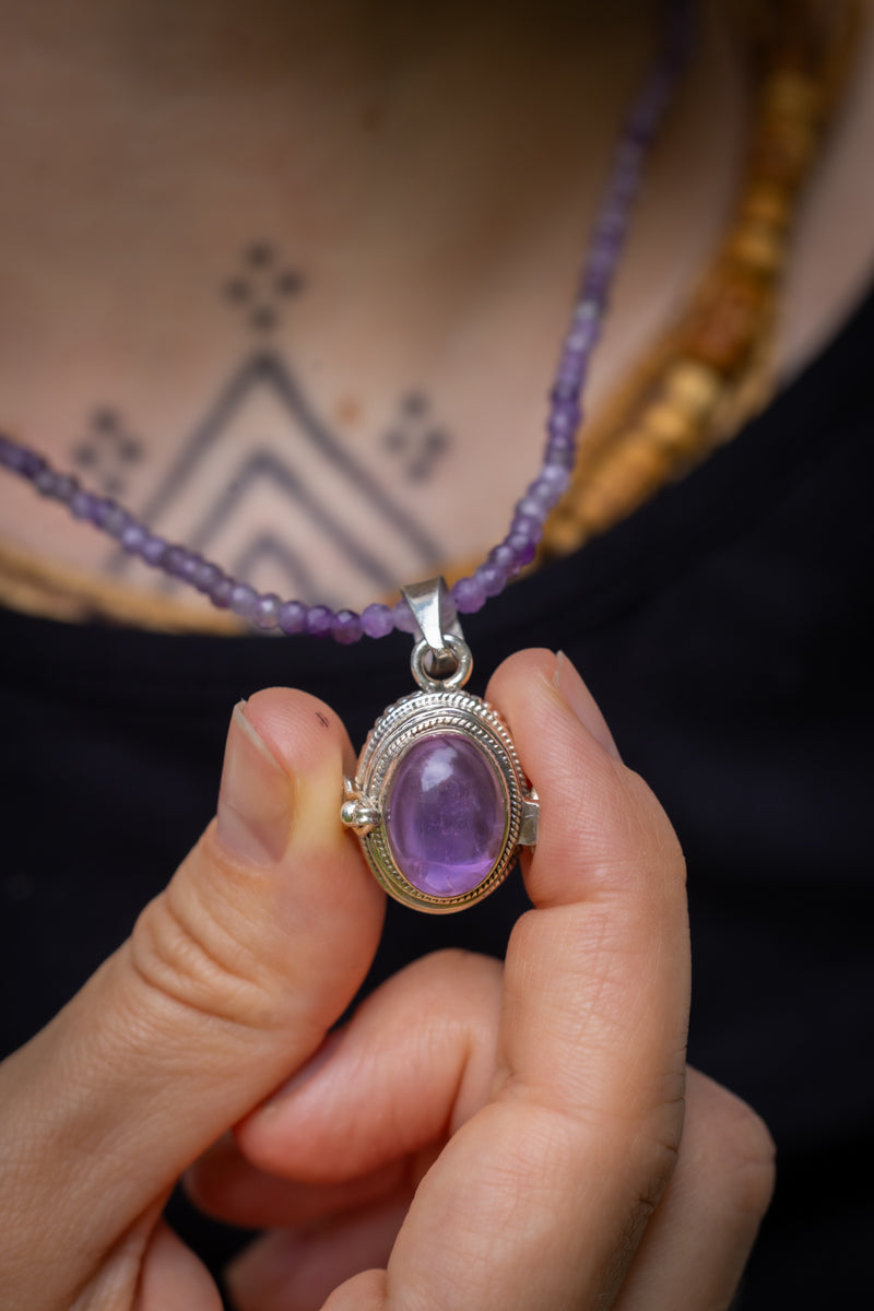 PENDANT LOCKET: Amethyst