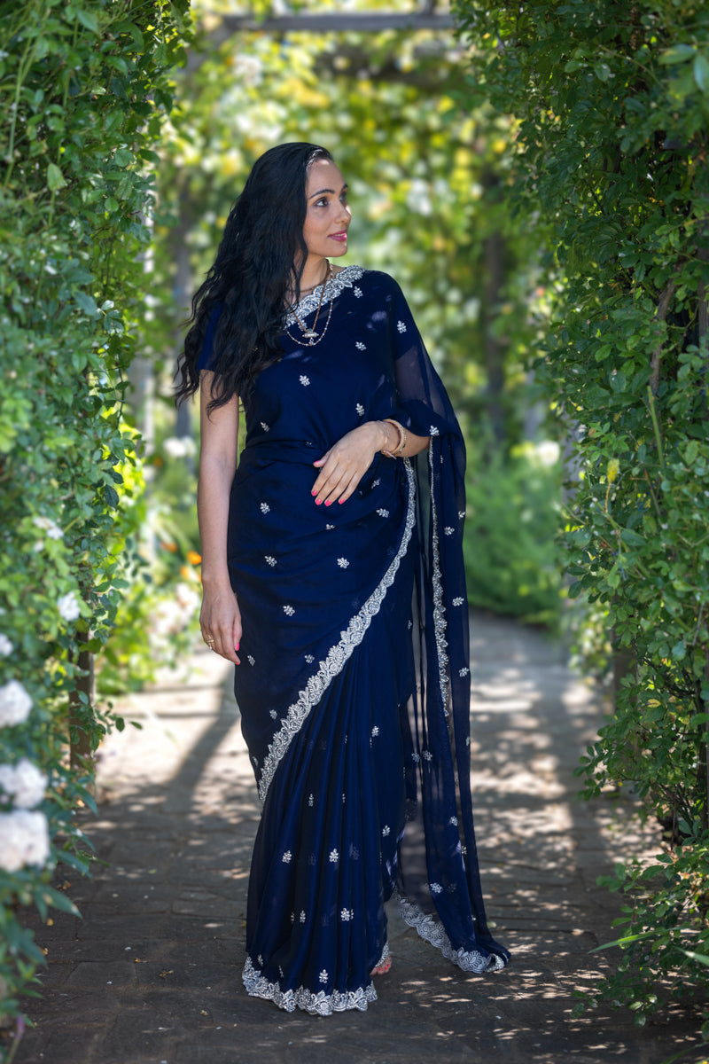 Saree in crepe di chinon blu notte