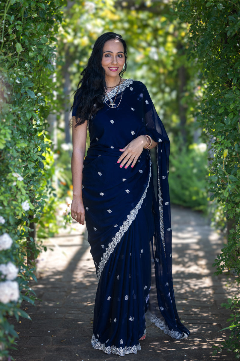 Saree in crepe di chinon blu notte