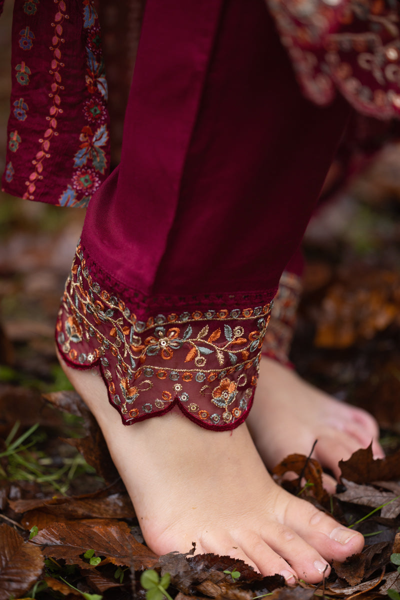 Kurti Anarkali ricamato rosso ribes scuro con pantaloni e dupatta