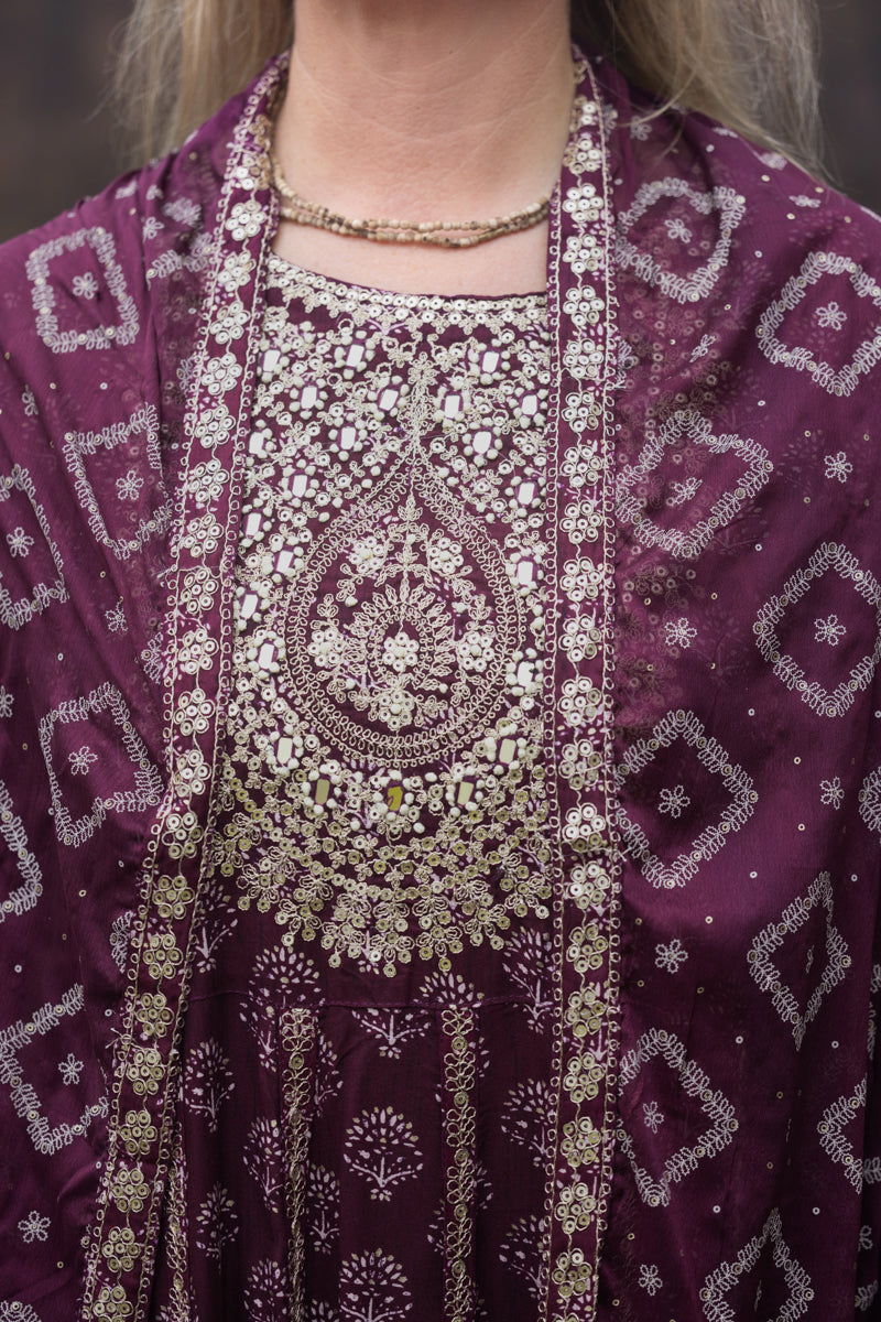 Kurti Anarkali ricamato viola con pantaloni e dupatta