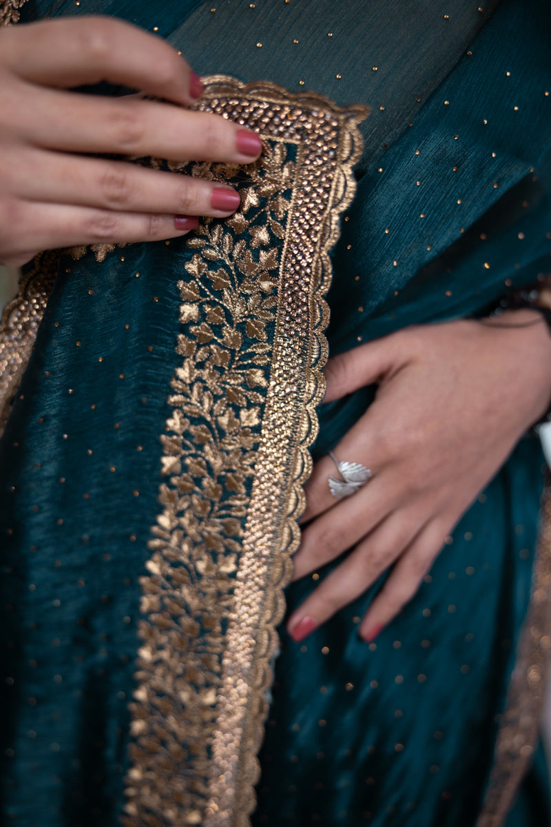 Saree in georgette ricamato verde blu scuro