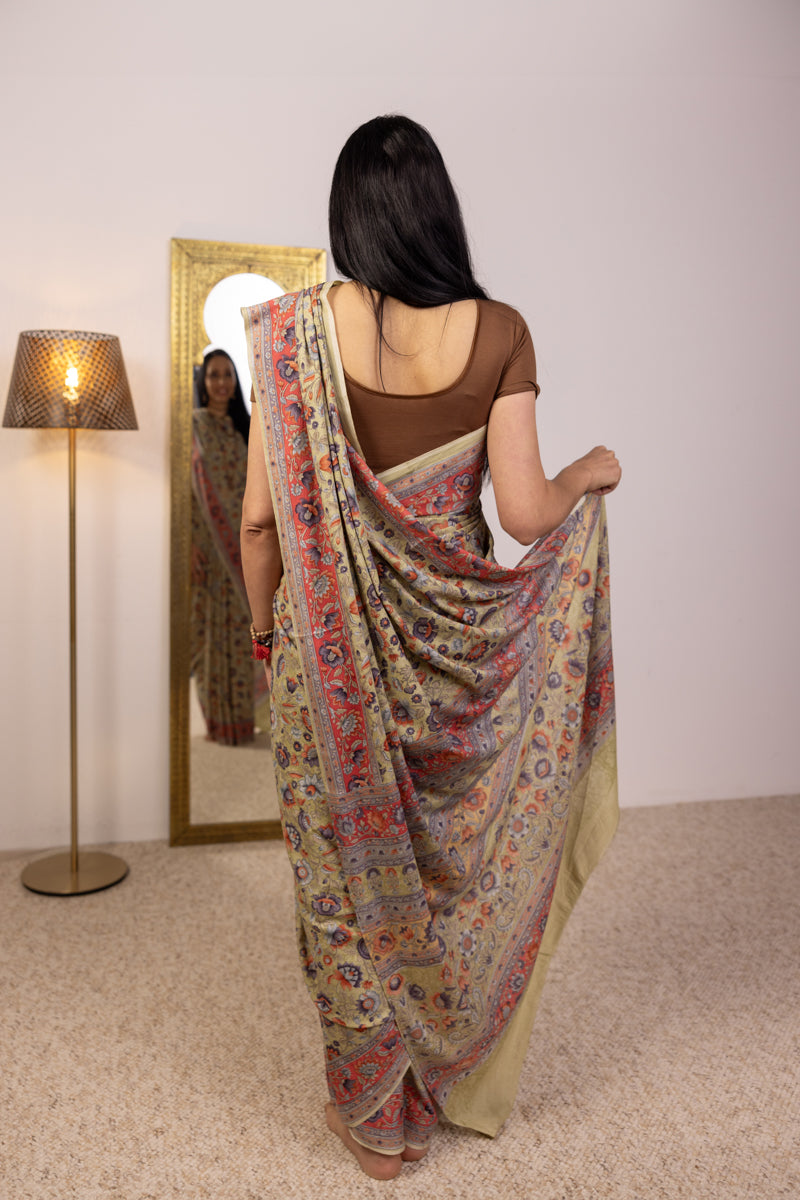 Saree in crepe di seta verde pistacchio