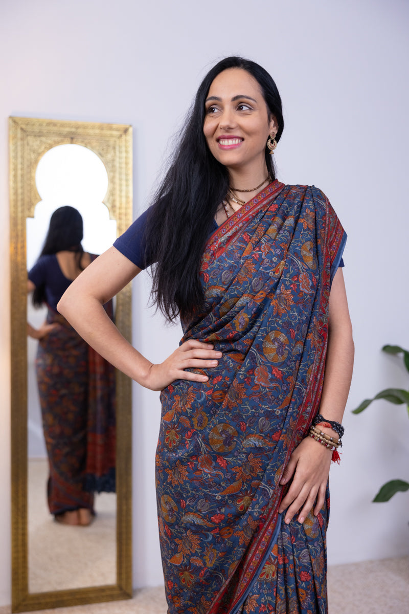 Saree in crepe di seta blu navy