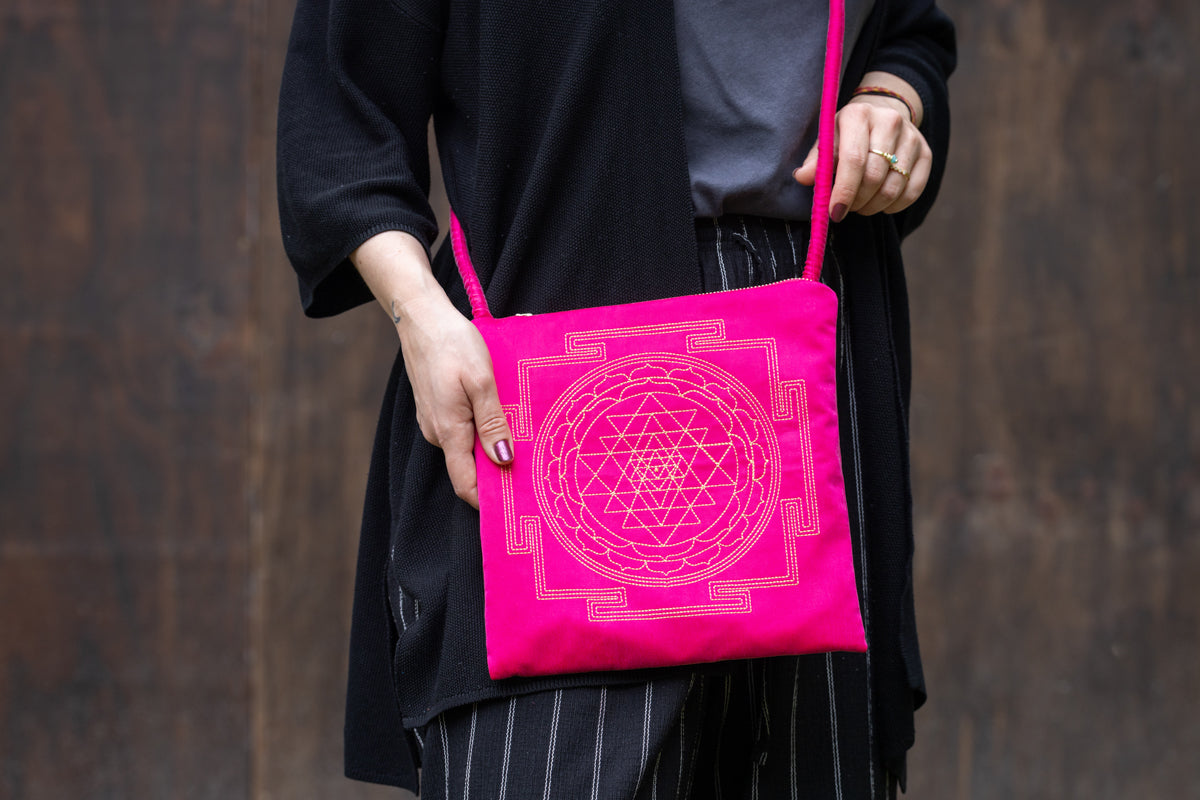 #Colour_Fuschia