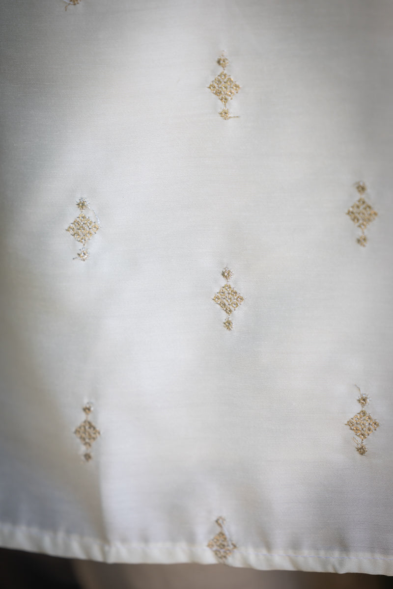 Traditional Prabhu Kurta, Pearl White