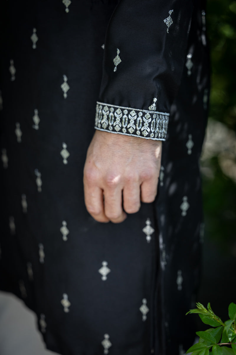 Traditional Prabhu Kurta, Black