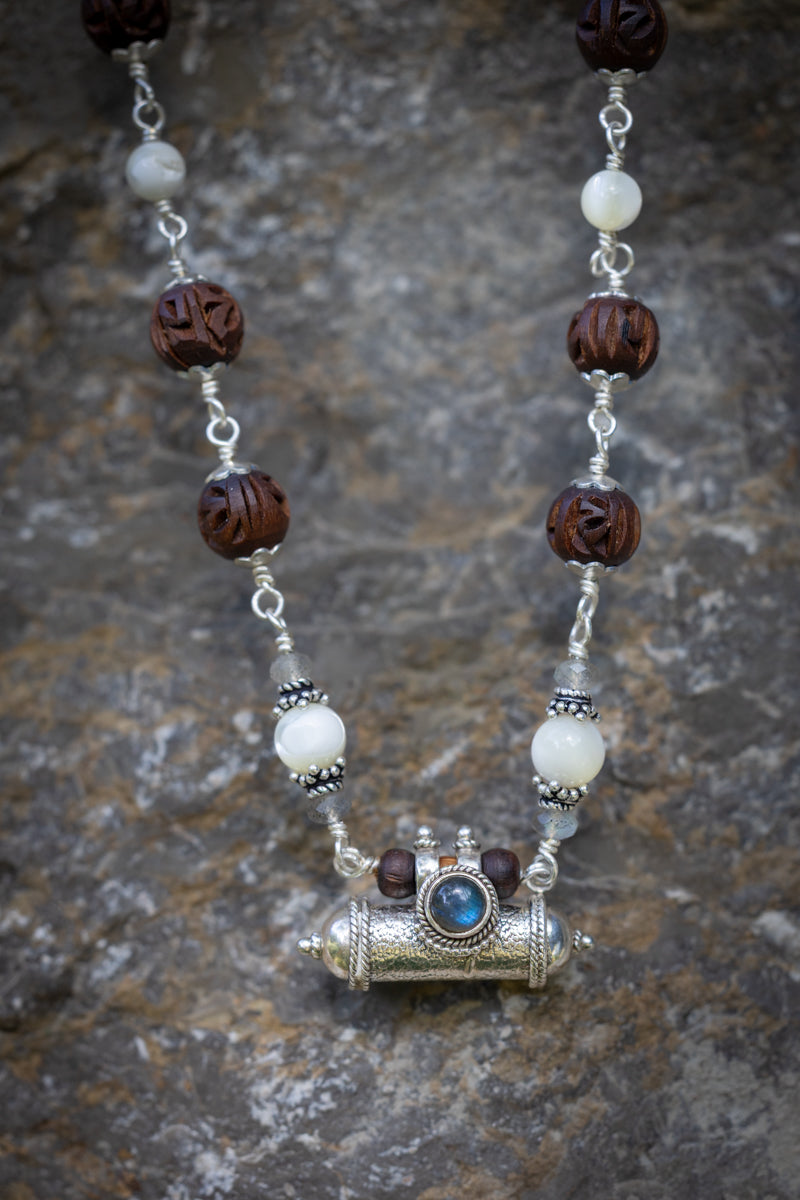 POWER LOCKET: Pearl