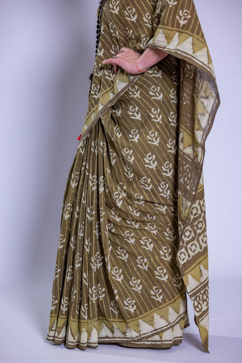 Beautiful Hand Block Print Malmal Cotton Saree with Blouse - KC100352